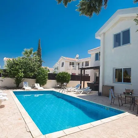 Eos, Modern 3bdr With Pool, Short Walk To Beachresort Centre
