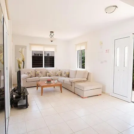 Eos, Modern 3bdr With Pool, Short Walk To Beachresort Centre * Protaras