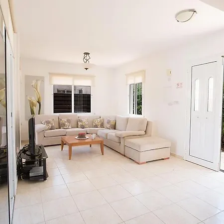 Eos, Modern 3bdr With Pool, Short Walk To Beachresort Centre Protaras