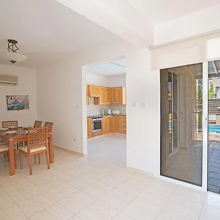 Villa Eos, Modern 3bdr With Pool, Short Walk To Beachresort Centre *