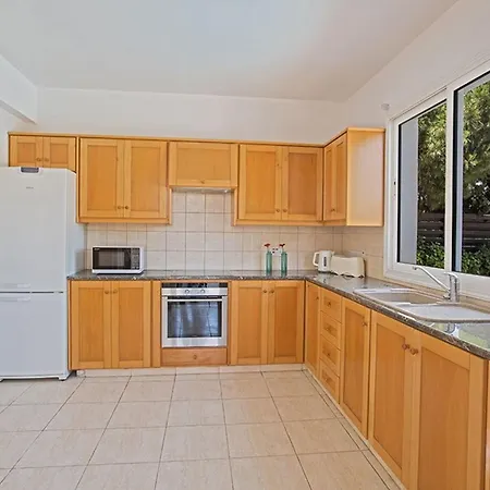 Eos, Modern 3bdr With Pool, Short Walk * Protaras