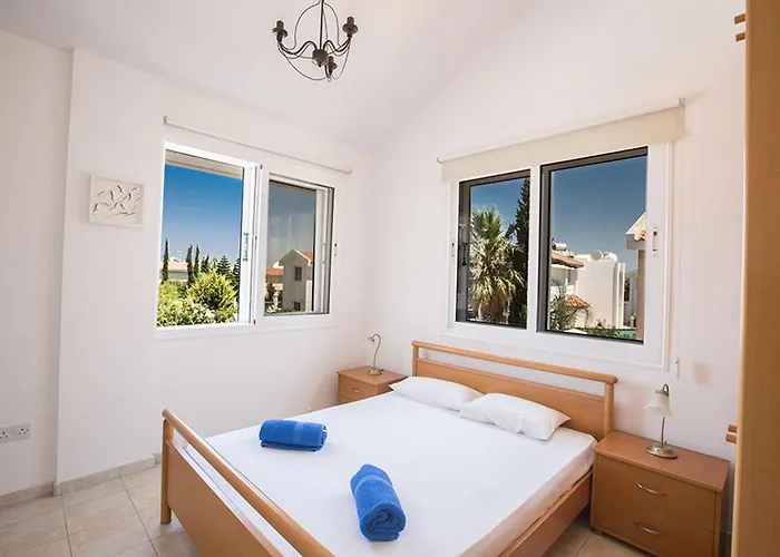 Eos, Modern 3bdr With Pool, Short Walk